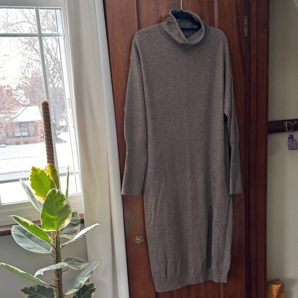 Line & Dot Brown Long Sleeve Dress